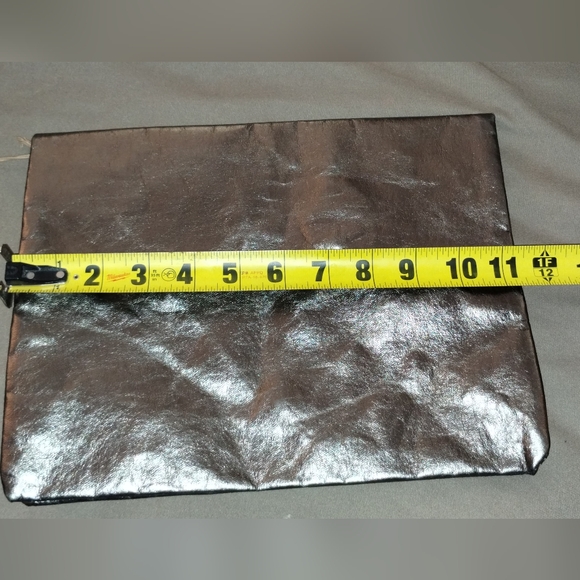 NWT UASHMAMA ITALIAN MADE METALLIC CLUTCH ~ 11" x 9" ~ FOLD-OVER,1 SNAP CLOSURE - Picture 16 of 16